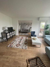 
                                                                                        Location
                                                                                         Appart meublé 69m2 avec terrasse et vu sur parc