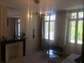 
                                                                                        Location
                                                                                         Appart meublé+ cour centre Henriville prox gare