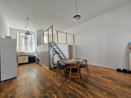 
                                                                                        Vente
                                                                                         Appart style loft dans le quartier des artistes.