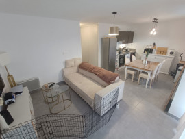 
                                                                                        Location
                                                                                         Appartement 1 chambre parking privé.