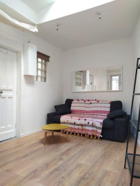 
                                                                                        Location
                                                                                         APPARTEMENT 2 PIECES - 28m2 SUR COURS