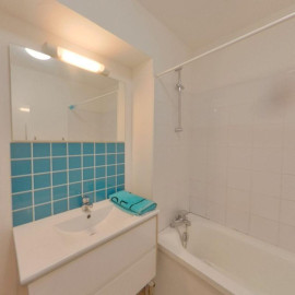 
                                                                                        Location
                                                                                         Appartement 2 pièces 32m2 - Paris 20ème