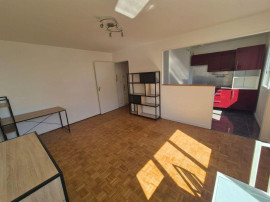 
                                                                                        Location
                                                                                         Appartement 2 pièces 42m² proche M14 et RERC