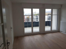 
                                                                                        Location
                                                                                         Appartement 2 pièces avec balcon à Puteaux (92800)