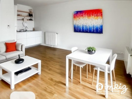 Vente
Appartement 2 pièces, balcon et parking