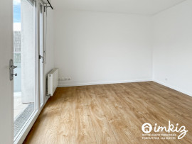 Vente
Appartement 2 pièces, balcon et parking