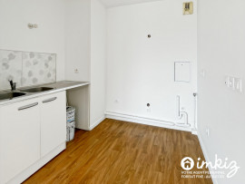 Vente
Appartement 2 pièces, balcon et parking