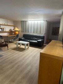 
                                                                                        Location
                                                                                         Appartement 2 pièces (cour privative)