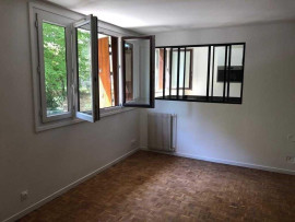 
                                                                                        Location
                                                                                         Appartement 2 pièces entièrement rénové