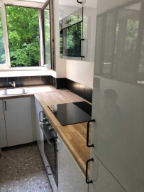 
                                                                                        Location
                                                                                         Appartement 2 pièces entièrement rénové