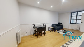 
                                                                                        Location
                                                                                         Appartement 2 pièces, entièrement rénové - Marché Notre Dam