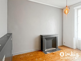
                                                                                        Vente
                                                                                         Appartement 2 pièces hyper centre, calme, sur cour