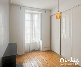 
                                                                                        Vente
                                                                                         Appartement 2 pièces hyper centre, calme, sur cour