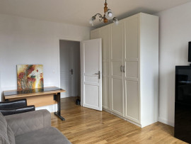 
                                                                                        Location
                                                                                         Appartement 2 pièces , lumineux entièrement rénové
