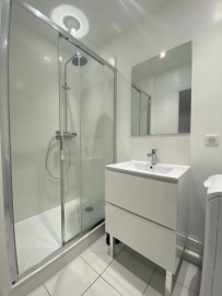 
                                                                                        Location
                                                                                         Appartement 2 pièces meublé 37m2 métro Pyrénées