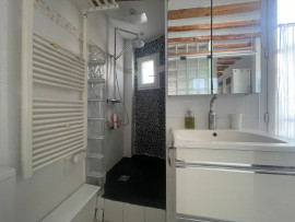 
                                                                                        Location
                                                                                         Appartement 2 pieces meuble Paris-10e, quartier Strasbourg Saint-Denis (loyer tout inclus)