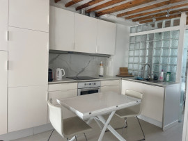 
                                                                                        Location
                                                                                         Appartement 2 pieces meuble Paris-10e, quartier Strasbourg Saint-Denis (loyer tout inclus)