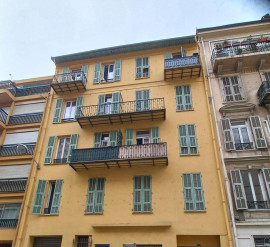 
                                                                                        Location
                                                                                         Appartement 2 pièces, proche coulée verte.