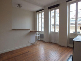 
                                                                                        Location
                                                                                         Appartement 2 pièces quartier Saint Paul
