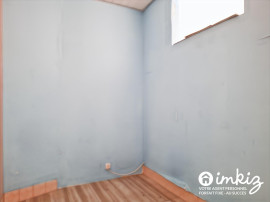 
                                                                                        Vente
                                                                                         Appartement 2 pièces refait à neuf