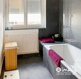 Vente
Appartement 2 pièces rénové, avec parking