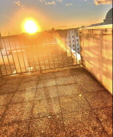 
                                                                                        Location
                                                                                         Appartement 2 pièces rénové avec terrasse