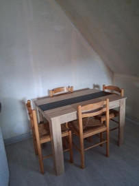 
                                                                                        Location
                                                                                         Appartement 2 pièces très lumineux au 2eme étage