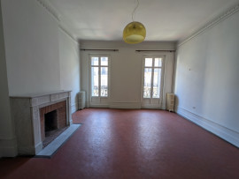 
                                                                                        Location
                                                                                         Appartement 212m² - Cours Julien
