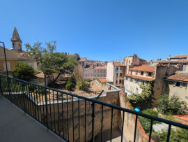 
                                                                                        Location
                                                                                         Appartement 212m² - Cours Julien