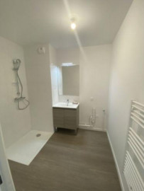 
                                                                                        Location
                                                                                         Appartement - 3 pièces - 2 chambres 63 m² 🏬