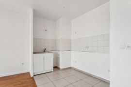 
                                                                                        Vente
                                                                                         Appartement 3 pièces avec balcon - Saint-Ouen