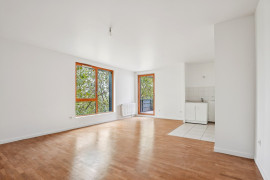 
                                                                                        Vente
                                                                                         Appartement 3 pièces avec balcon - Saint-Ouen
