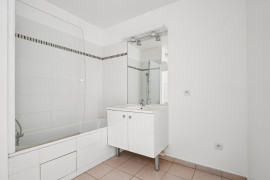 
                                                                                        Vente
                                                                                         Appartement 3 pièces avec balcon - Saint-Ouen