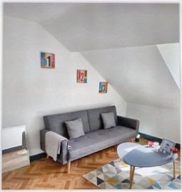 
                                                                                        Location
                                                                                         Appartement 3 pièces avec jardin