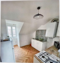 
                                                                                        Location
                                                                                         Appartement 3 pièces avec jardin