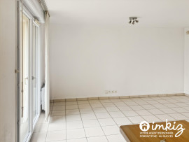 
                                                                                        Vente
                                                                                         Appartement 3 pièces avec terrasse - proche RER