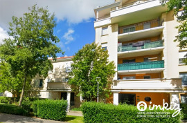 
                                                                                        Vente
                                                                                         Appartement 3 pièces avec terrasse - proche RER