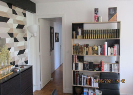 
                                                                                        Location
                                                                                         Appartement 3 pièces dans immeuble de standing