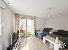 
                                                                                        Vente
                                                                                         Appartement 3 pièces de 63m2, balcon, 2 parkings