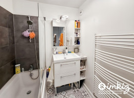 
                                                                                        Vente
                                                                                         Appartement 3 pièces de 63m2, balcon, 2 parkings