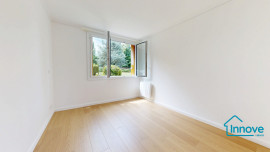 
                                                                                        Vente
                                                                                         Appartement 3 pièces entièrement rénové, Viroflay Rive Gauch