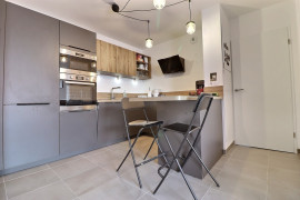 
                                                                                        Vente
                                                                                         Appartement 3 pièces lumineux, Proche métro 4