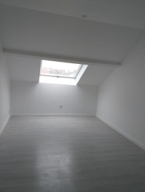
                                                                                        Location
                                                                                         Appartement 3 pièces +mezzanine dans un lieu calme