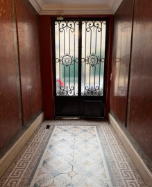 
                                                                                        Vente
                                                                                         Appartement 3 pièces Paris 17