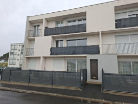 
                                                                                        Vente
                                                                                         Appartement 3 pièces rénové - 73 m2- 2 balcons