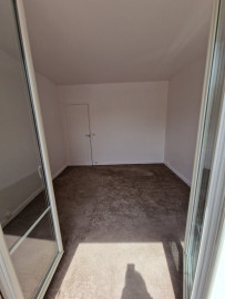 
                                                                                        Location
                                                                                         Appartement 3 pièces rénové de 63,87 m² — balcon, parking, résidence avec gardien