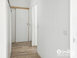 
                                                                                        Vente
                                                                                         Appartement 3 pièces renové, parking et grenier
