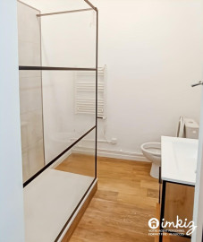 
                                                                                        Vente
                                                                                         Appartement 3 pièces renové, parking et grenier