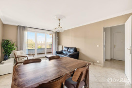 
                                                                                        Vente
                                                                                         Appartement 3 pièces, traversant, balcon, parking.