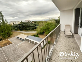 
                                                                                        Vente
                                                                                         Appartement 3 pièces traversant belle vue